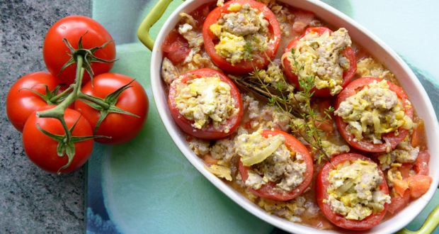 stuffed tomatoes in gravy-620