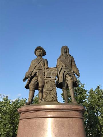 Памятник Василию Татищеву и Вильгельму де Генину в Екатеринубрге