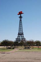 220px-Eiffel Tower Replica Paris Texas DSC 0602 ad[1]