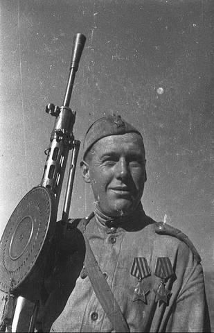 Герой-пулеметчик Иван Нефедов.jpeg