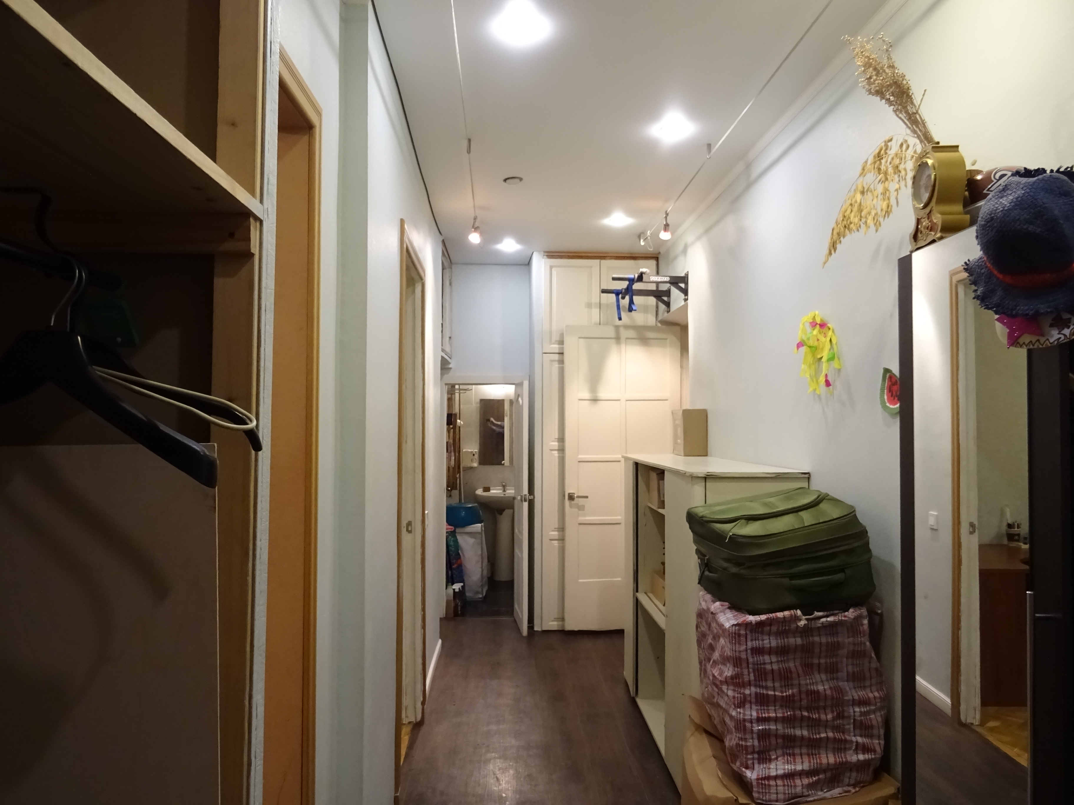 Коридор от входа