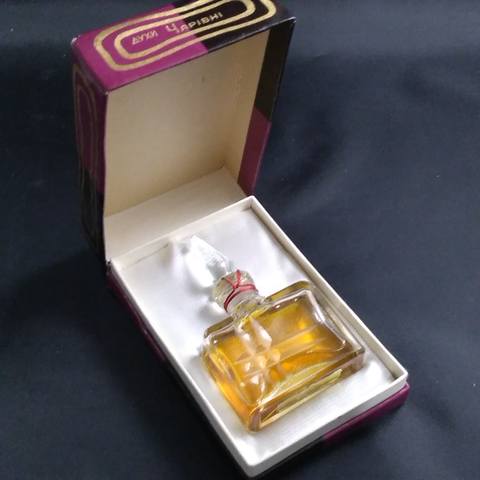 духи ссср роджер гарета. редкие духи. духи mana. Chanel n5. редкая туалетная вода.