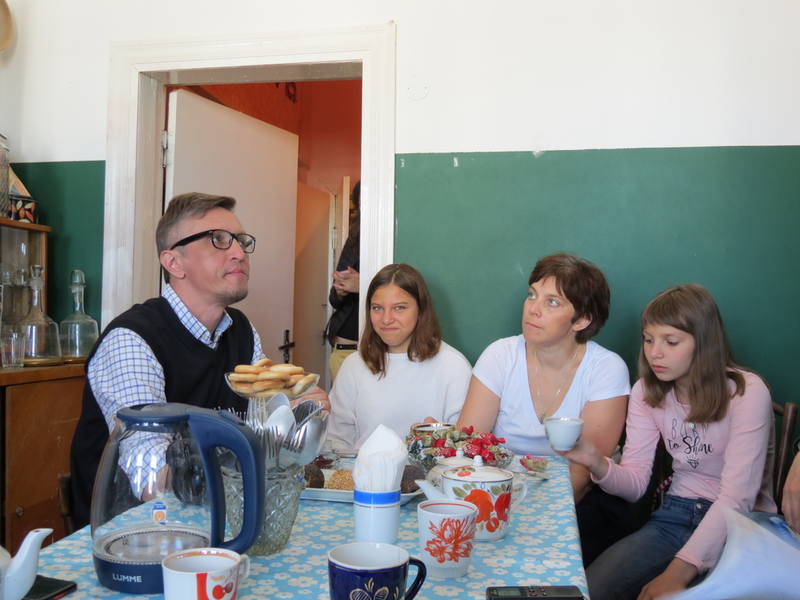 ШОК! Известный московский блогер вывез семью в коломенскую коммуналку 