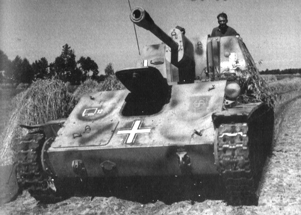Захватили немецкий танк. Су-76м в Венгрии 1944. Трофейный Су-76и. Самоходка Су 76. Советская САУ Су-76м.
