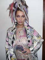 http://images.vfl.ru/ii/1539607295/8a75cc52/23808098_s.jpg