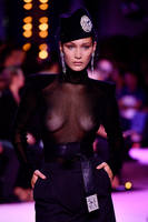 http://images.vfl.ru/ii/1539610538/9a9d0052/23809157_s.jpg