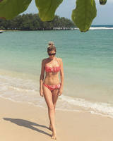 http://images.vfl.ru/ii/1539822840/9a48ba7a/23852208_s.jpg