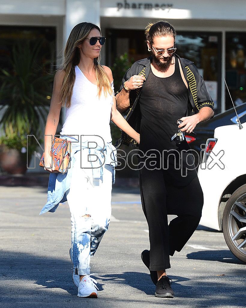 18.10.18 - Tom and Heidi at Beverly Glenn Deli in LA