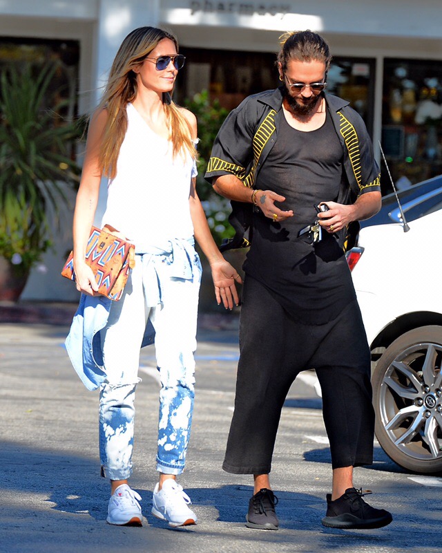 18.10.18 - Tom and Heidi at Beverly Glenn Deli in LA