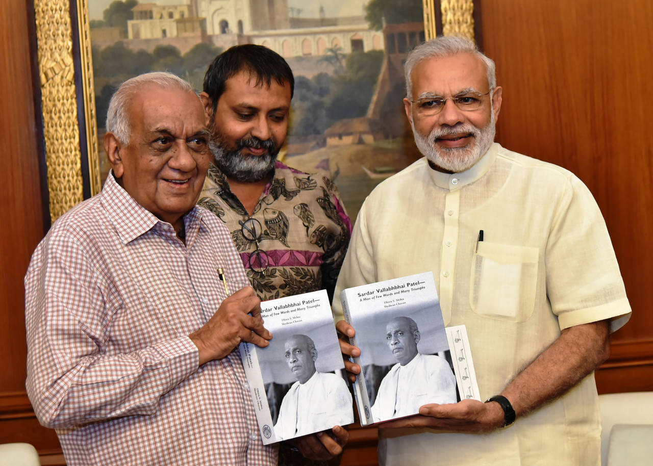 премьер-министр Индии Нарендра Моди чтит память Валлабхаи Пателя
