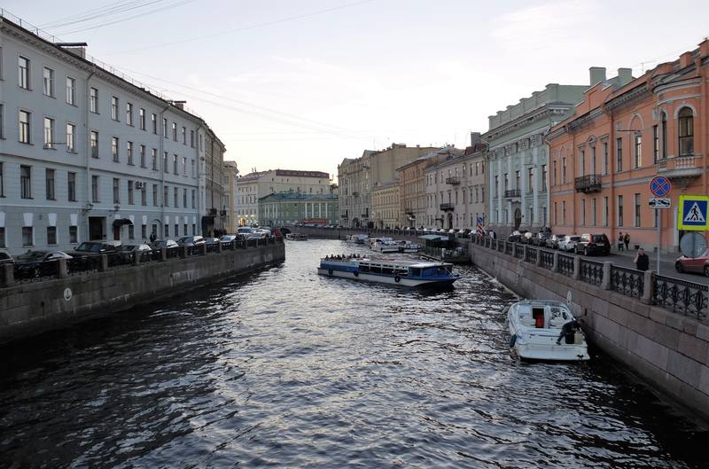 Большой Конюшенный мост через реку Мойку Конюшенный, моста, гранитным, тротуара, отделена, конюшен, поребриком, Адмиралтейский, острова, чугунные, Проезжая, переправа, установлен, устоях, берегу, возможную, гранитный, парапет, Казанский, мосту