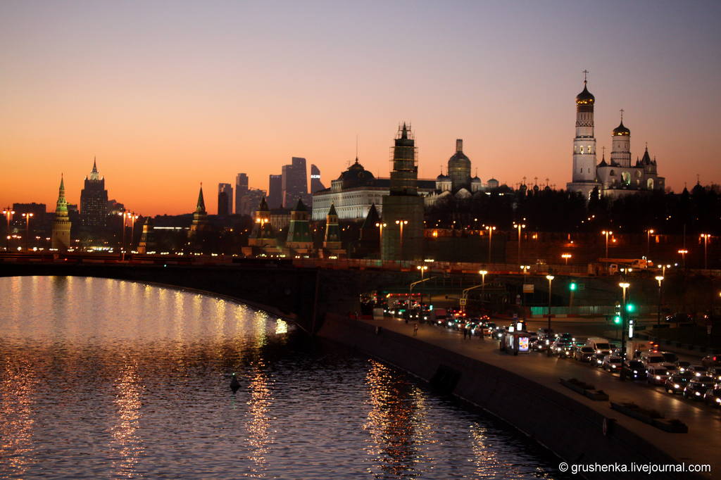 Когда будет вечер в москве. Вечерняя Москва. Вечерняя Москва фото. Зарядье на прозрачном фоне. Что делать в вечерней Москве.