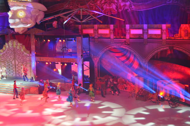 http://images.vfl.ru/ii/1546243343/15573f65/24781128_m.jpg