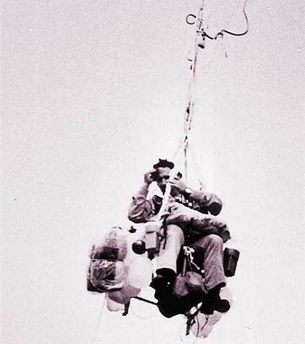 on-letal-na-takom-kresle on-letal-na-takom-kresle