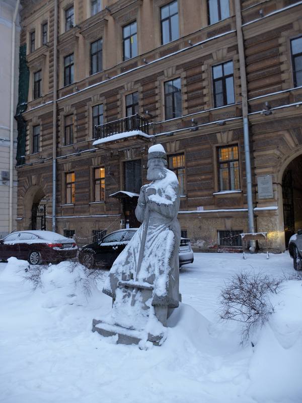 памятник дворнику VFL.RU - ваш фотохостинг