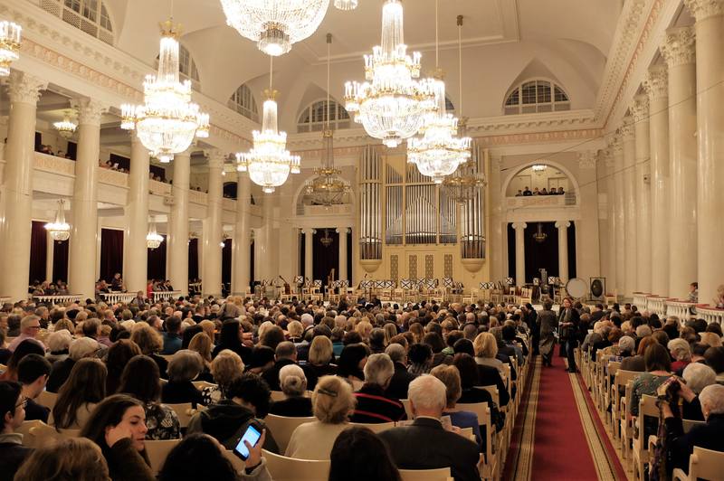 Большой зал филармонии сегодня. Филармония Шостаковича малый зал. Малый зал филармонии СПБ. Большой зал филармонии Санкт-Петербург. Зал филармонии имени Римского Корсакова.