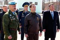 Dmitry Medvedev - Anatoly Serdyukov - Visit at the Special Purpose Regiment of the Air Assault Forces