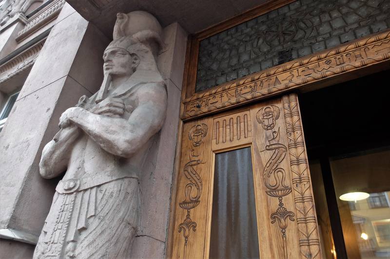 Египетский дом в Петербурге стоят, небом, которые, египетском, стиле, фараонов, наказал, следить, постройки, спокойный, сохранить, жителей, городе, мечтает, вечной, любви, нужно, легенда, Египетского, Таков