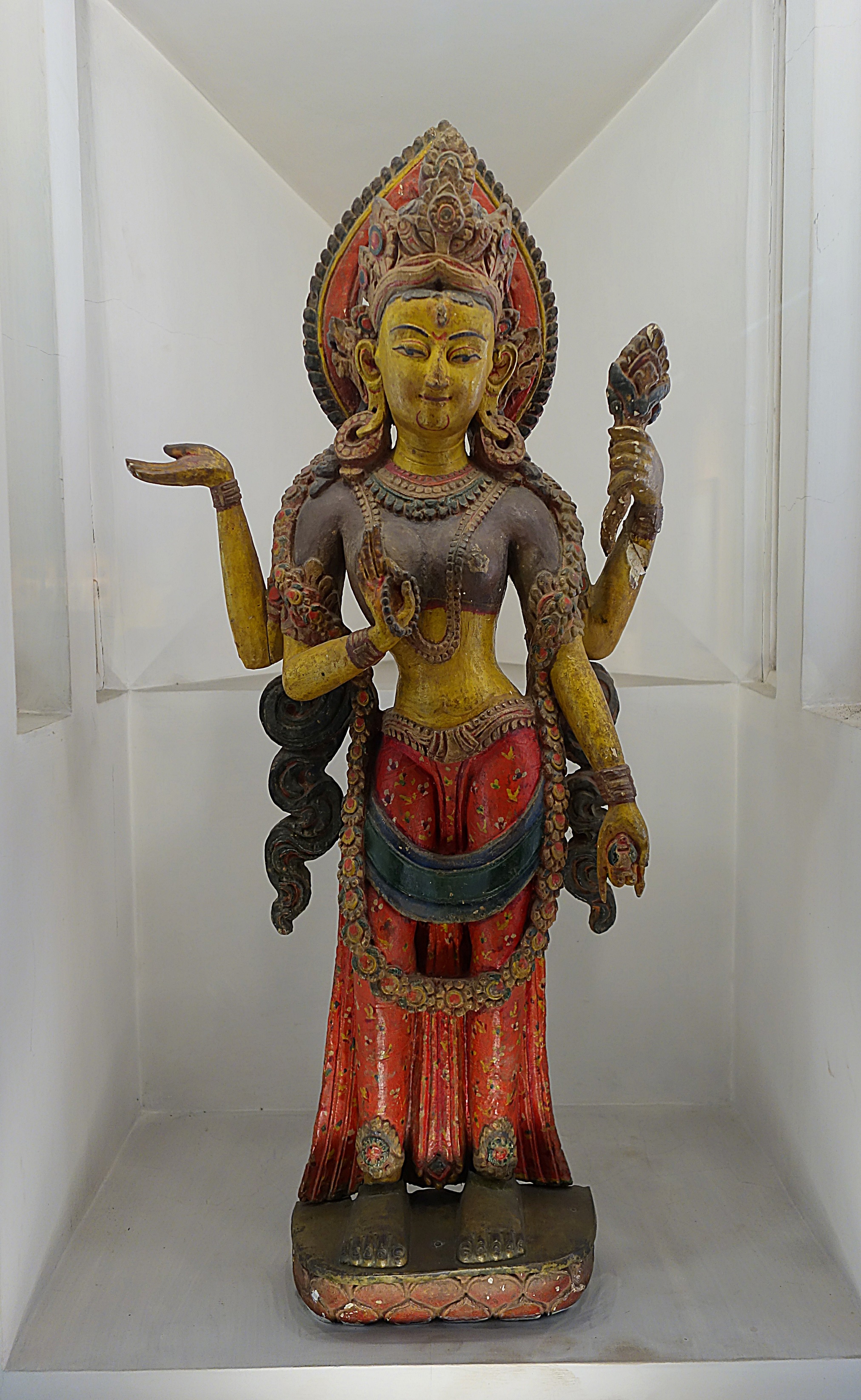 Изображение индуистской богини в музее Катманду. Фото Морошкина В.В.