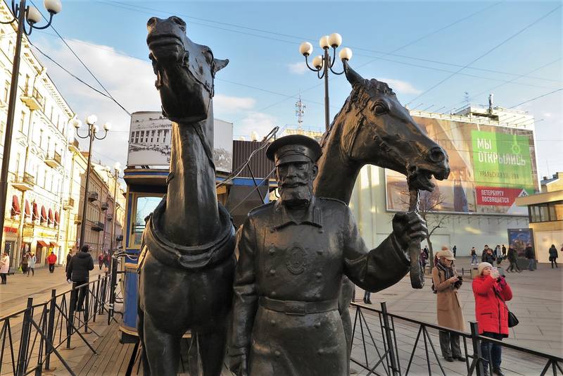 Фото на памятник на васильевском острове