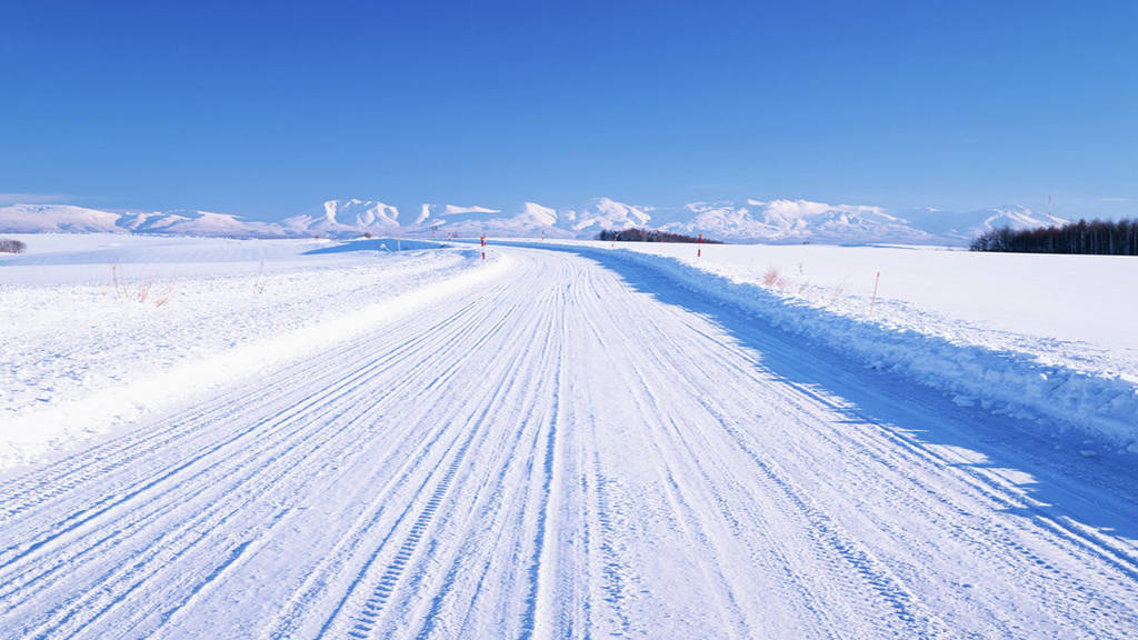 winter-snowy-road-iphone-wallpaper+05