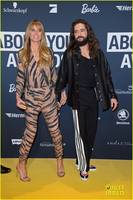 heidi-klum-kaulitz-twins-at-about-you-awards-02