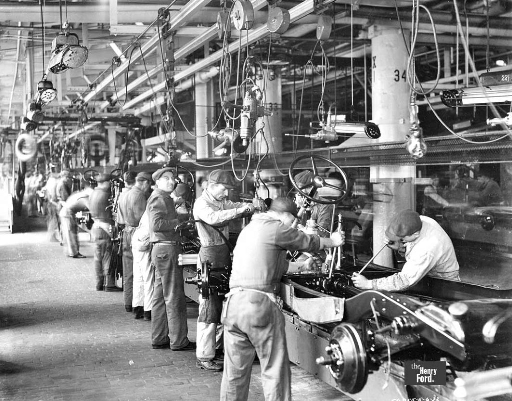 1932-Ford-Chasiss-Assembly-Line-1024x803