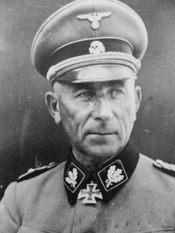 1fкомандир дивизии СС «Дас Рейх» («Das Reich») группенфюрера СС Пауля Хауссера (Paul Hausser, 1880 — 1972). - копия