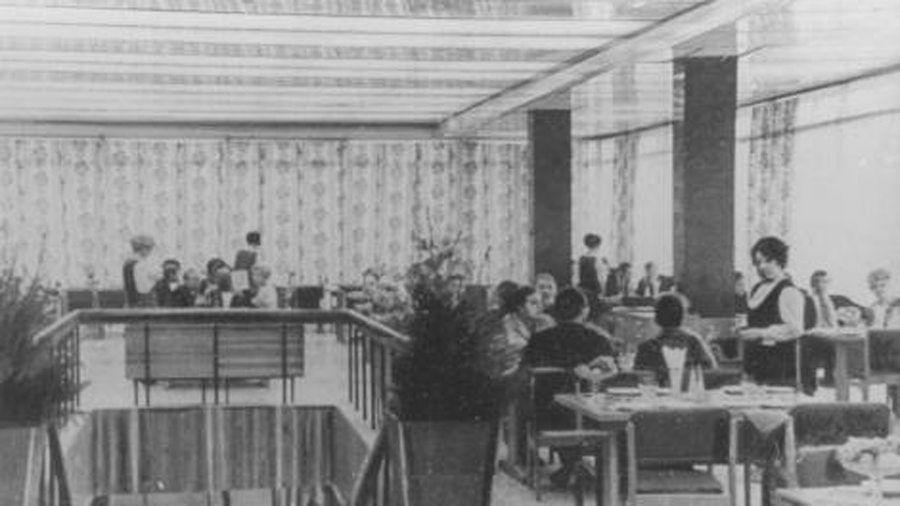 1971 11 15 ВН Общий вид зала ресторана Садко на Красном проспекте Стыров С.