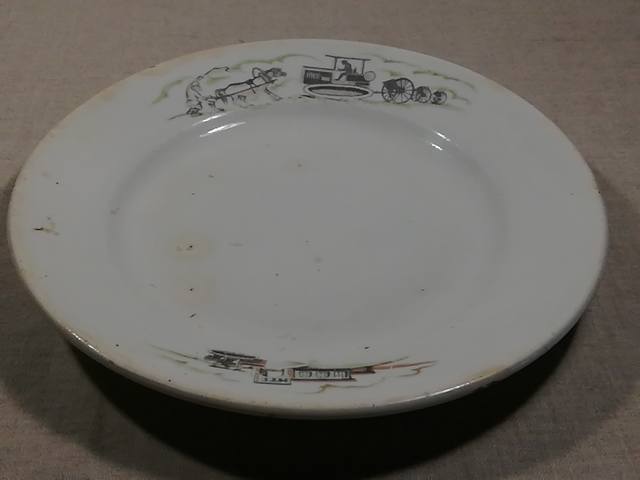 Foreign made клеймо на тарелке. Спичечные этикетки ссср. Советское экспортное этикетка картинки. Посуда foreign made. Конаковский фаянс тарелки.