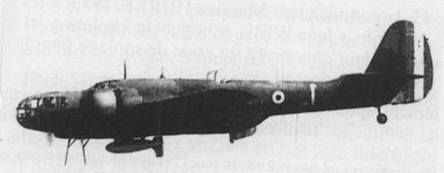 2457 BHT-38 sous un Glenn-Martin 167F à Boufarik 1943