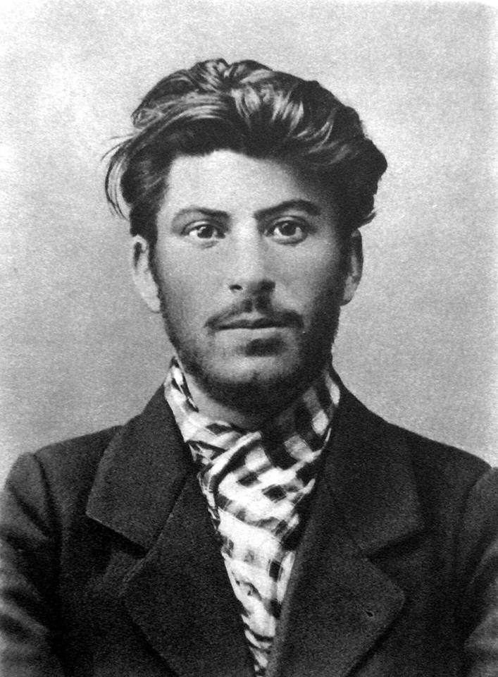 800px-Stalin 1902