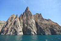 Часть массива Карадага со скалой Маяк. Фото Морошкина В.В.