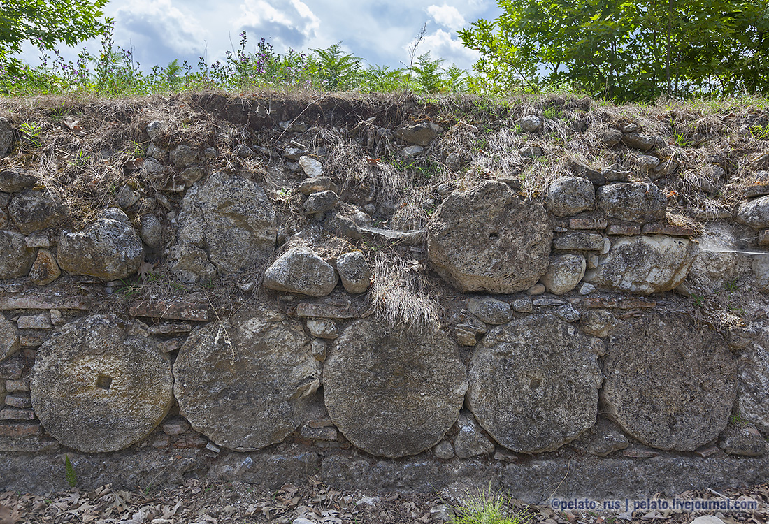 (С) Pelato Blog: pelato.livejournal.com Instagram: @pelato_rus стена wall дион dion греция greece antique античный археологический музей парк archaeological museum park