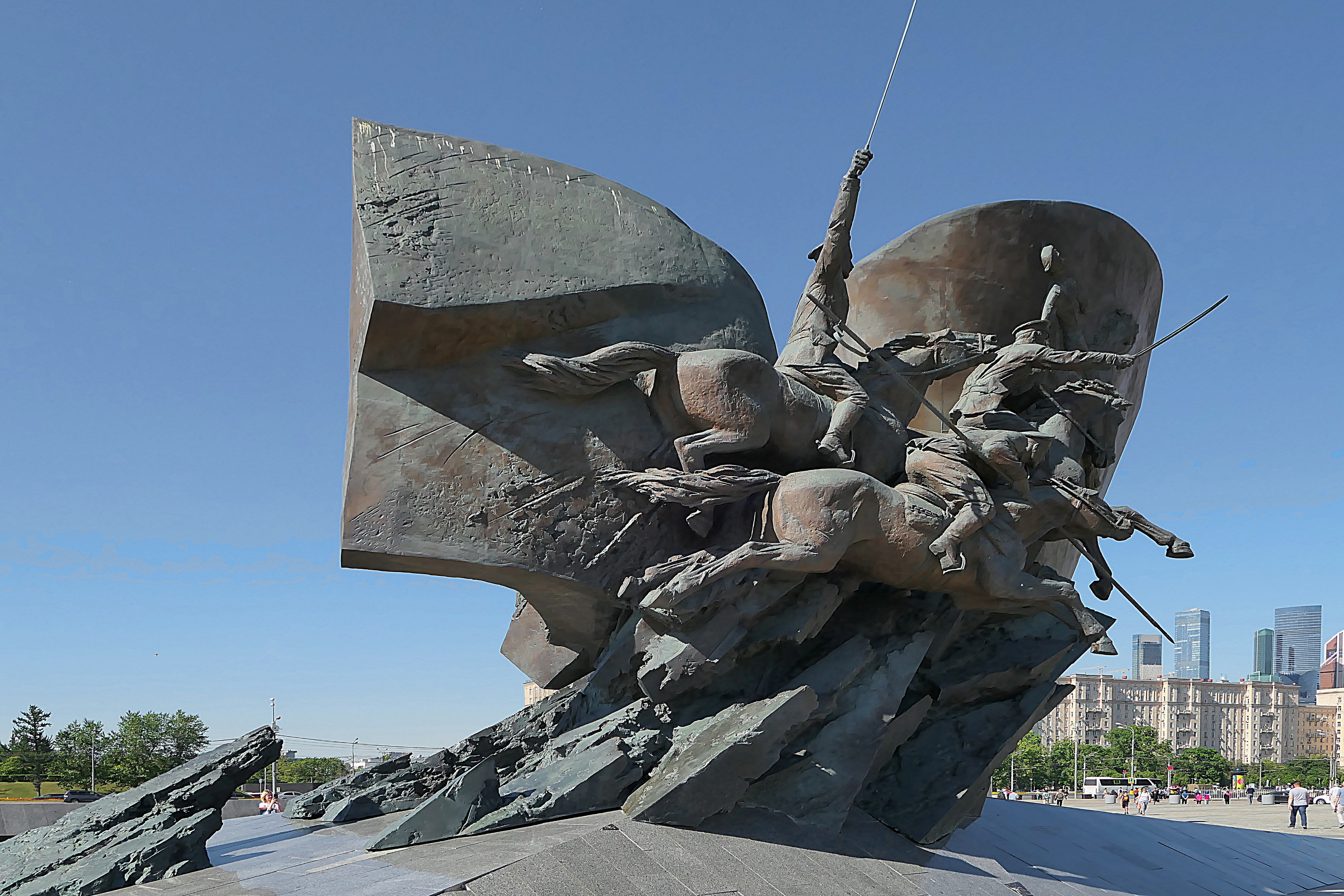 Памятник Героям войны в Парке Победы. Фото Морошкина В.В.