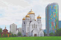 Церковь и оригинальное здание недалеко от ст. метро Н. Черёмушки. Фото Морошкина В.В.