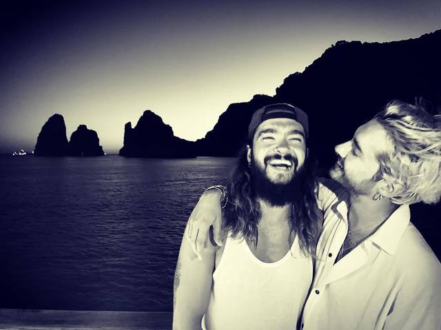 Bill and Tom, Capri