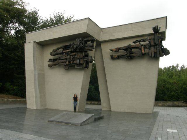 27532887_m.jpg