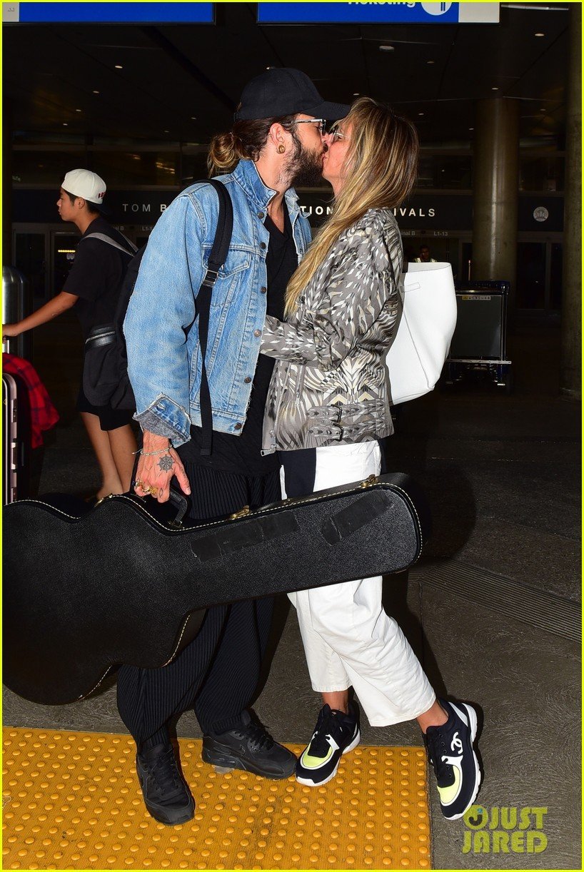 11.09.19 - Tom and Heidi at LAX airport, LA