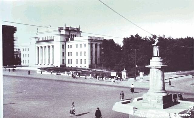 Памятник Сталину