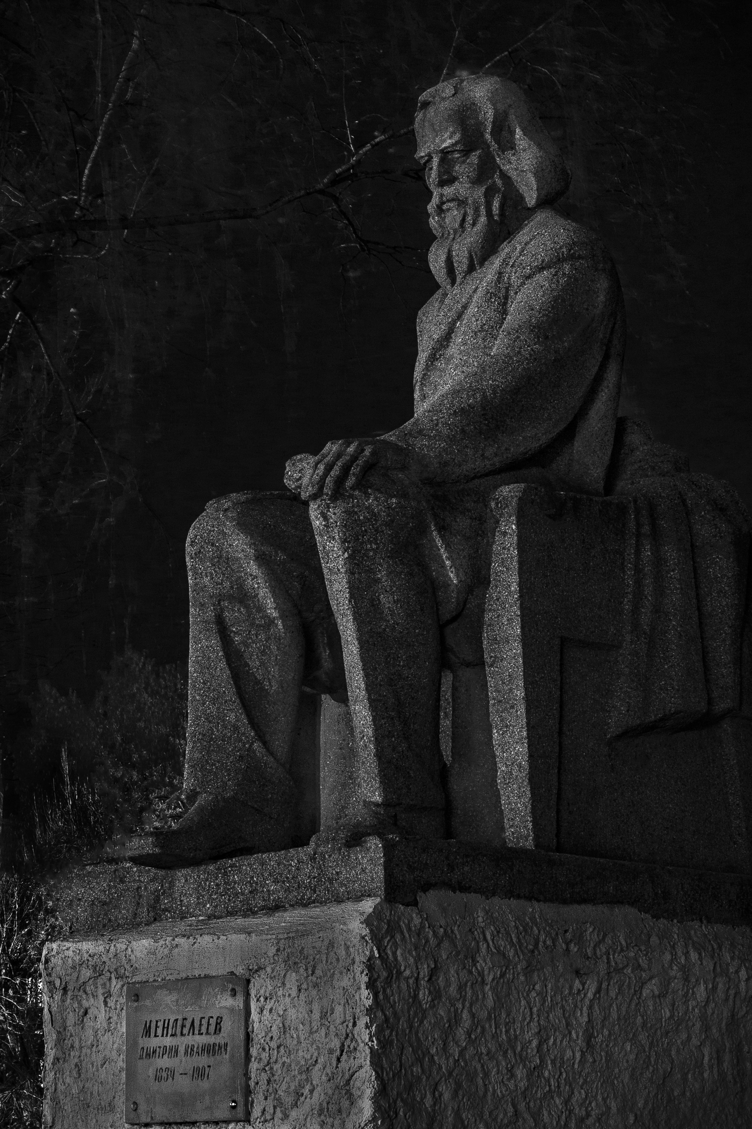 Mendeleev 2 bw