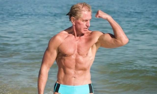 72-летний бодибилдер