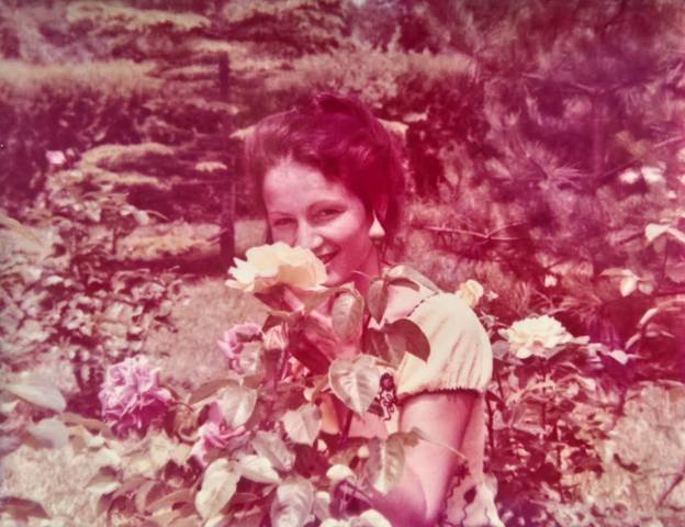Софія Михайлівна Ротару. Євпаторія, Крим. 1977 // Ротару София Михайловна. Евпатория, Крым.