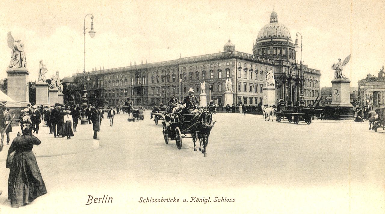 1280px-Berlin Schlossbruecke 1900