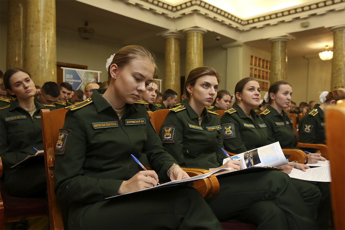 Военной училище факультеты. Военная Академия имени Можайского Санкт-Петербург. Курсантки вка им Можайского. Девушки курсантки Академии им Можайского. Военно Космическая Академия имени Можайского.