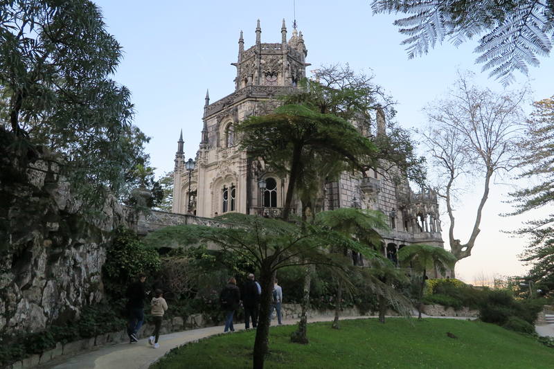 ÐÐ¸Ð½ÑÐ°-Ð´Ð°-Ð ÐµÐ³Ð°Ð»ÐµÐ¹ÑÐ° (Quinta da Regaleira)