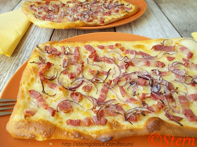 Пирог тонкий открытый "Пламенный" (Flammkuchen)