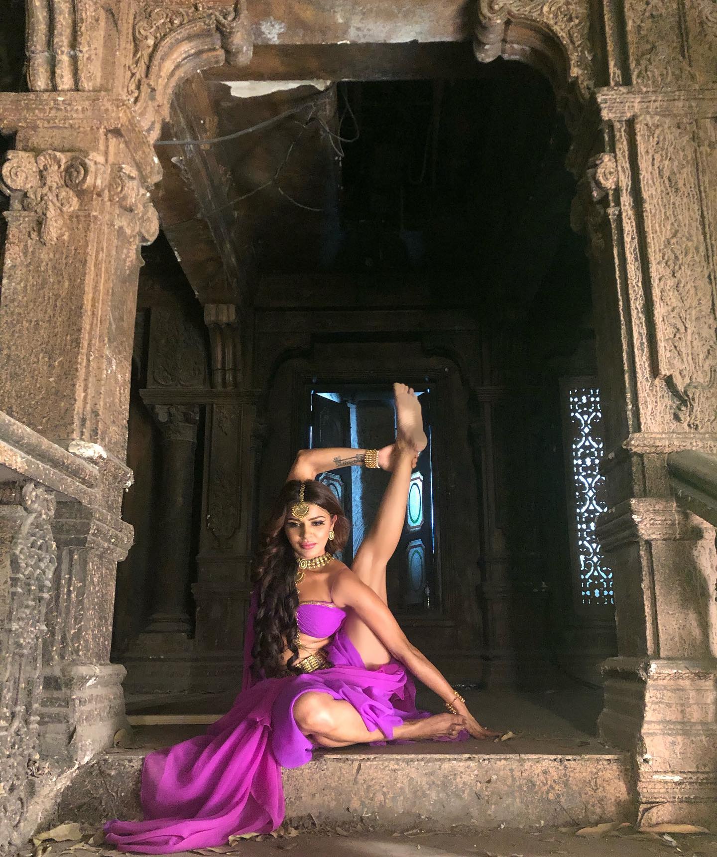 Aashka Goradia01