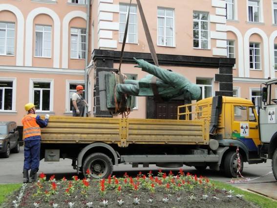 lenin-na-obuhovskoy-oborony3 lenin-na-obuhovskoy-oborony3