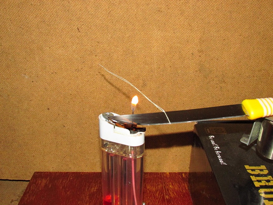 Прозрачный нож 000